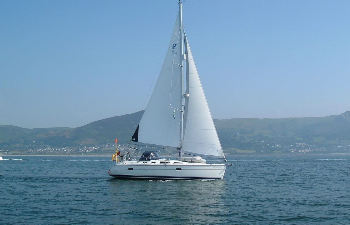 Hunter Legend 36 sailing on delivery from Folleux to Hythe