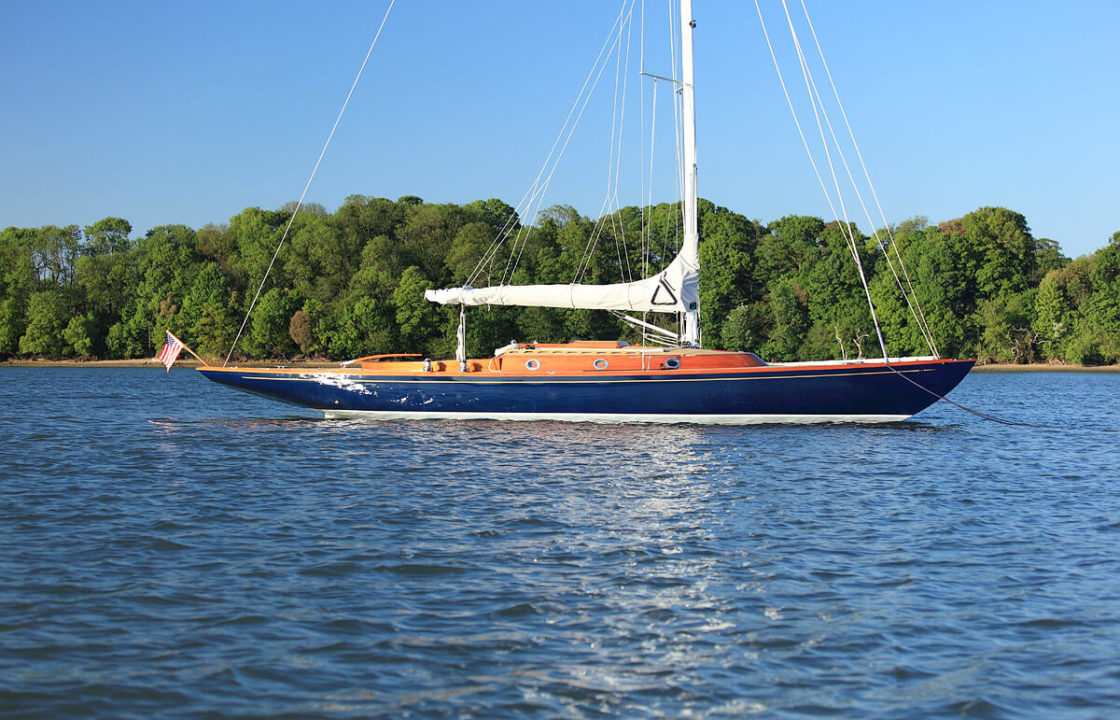 Bamboozle is a Spirit 46, the yacht featuring in the film James Bond - No Time to Die