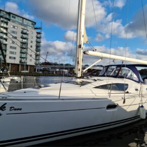 Jeanneau 42 DS yacht moored up in Gosport after the delivery from Ipswich